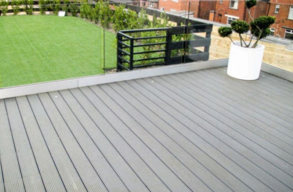 Select composite decking with exceptional lifespan for a lasting and low-maintenance outdoor space.